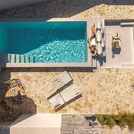 Solus Milos Hotel *